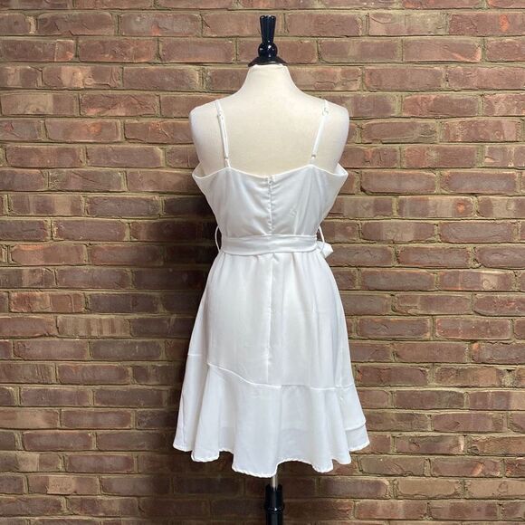 She+Sky White Faux Wrap Spaghetti Strap Dress Size Large NEW - Picture 3 of 7